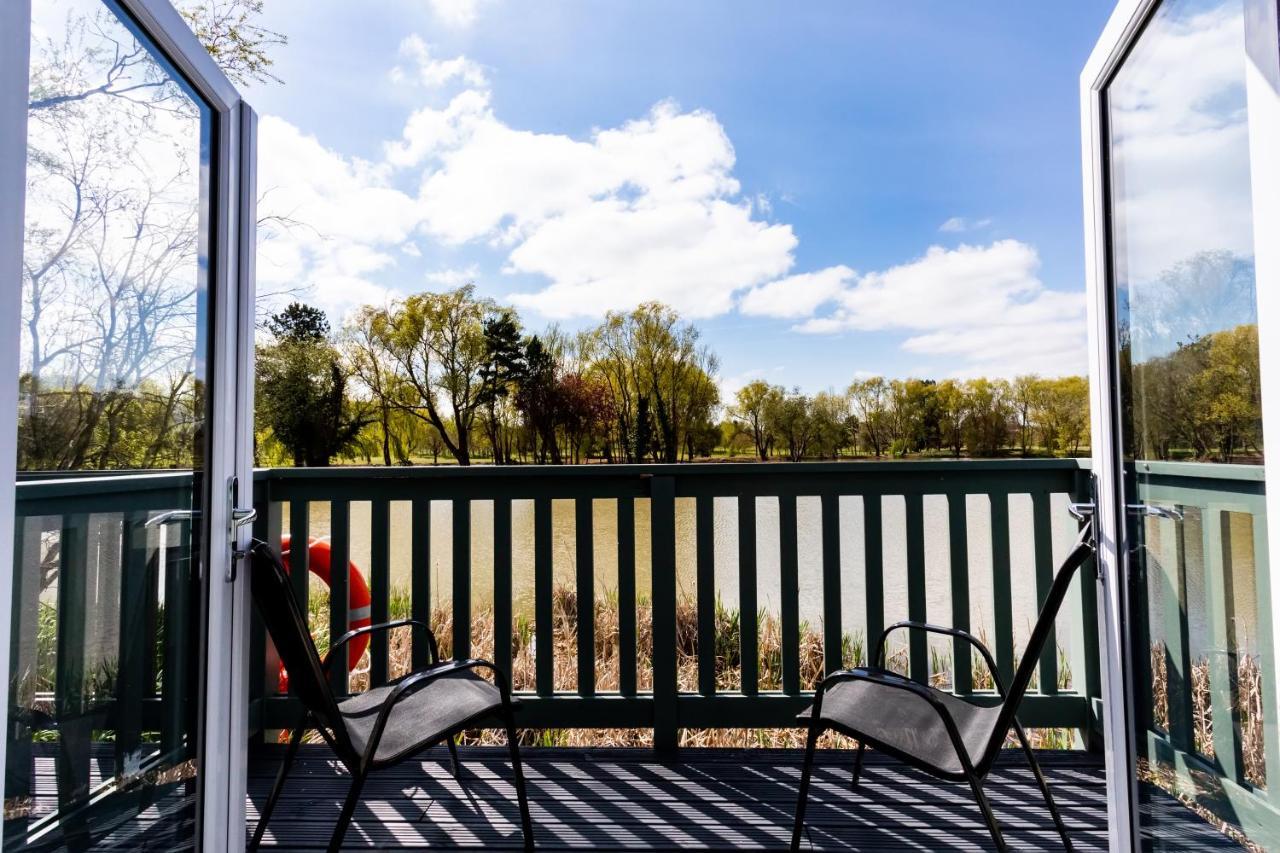Villa The Vale Golf & Country Club Bishampton Exterior foto